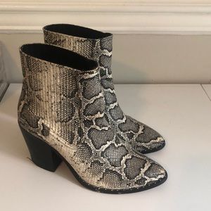 Chinese Laundry Croc Booties